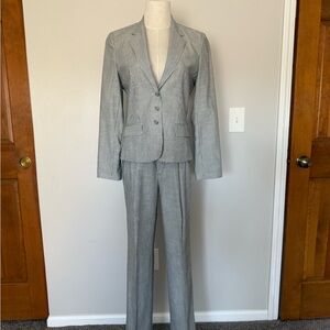 Vintage grey pinstripe seersucker women’s size 2 suit blazer & high-waist pants